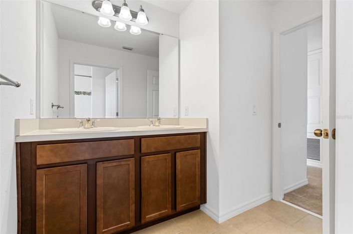 Image No.17-5 Bed House for sale