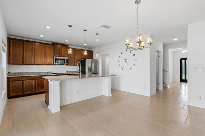 Image No.9-5 Bed House for sale