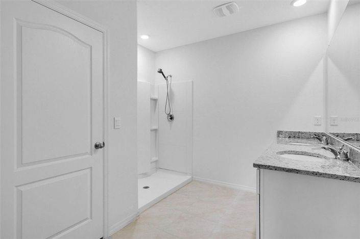 Image No.12-3 Bed House for sale