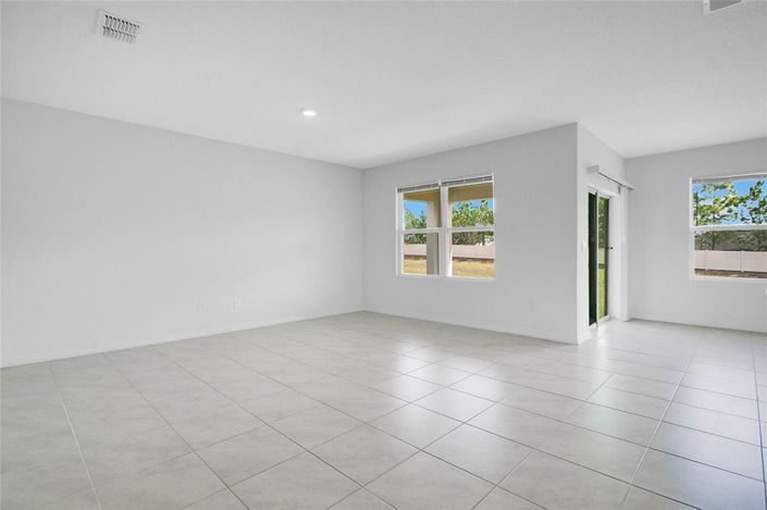 Image No.8-3 Bed House for sale