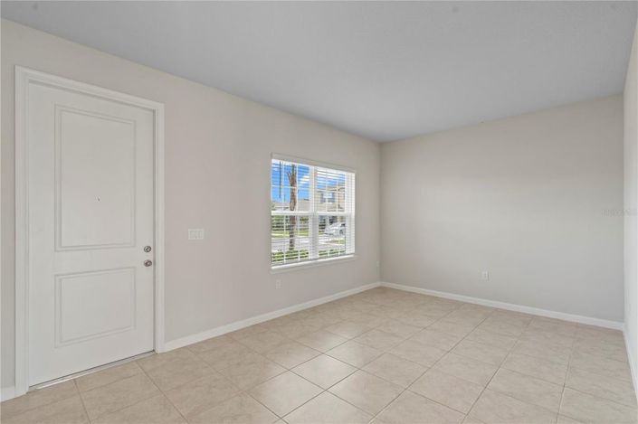 Image No.15-4 Bed House for sale