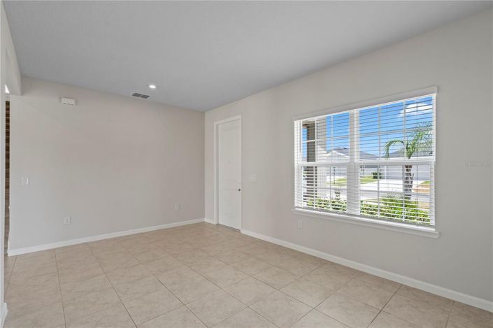 Image No.16-4 Bed House for sale