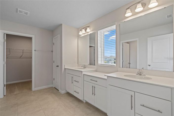 Image No.26-4 Bed House for sale