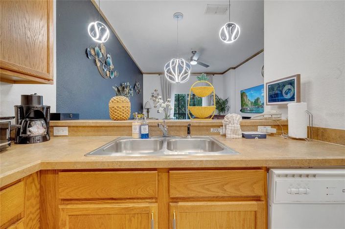 Image No.19-3 Bed Townhouse for sale