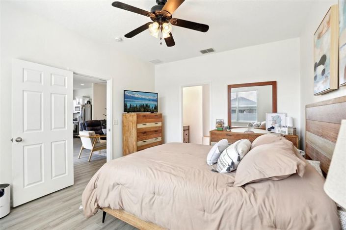 Image No.15-3 Bed House for sale