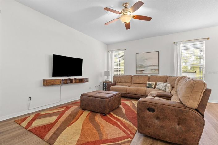 Image No.15-4 Bed House for sale