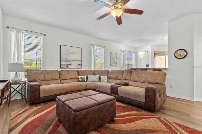 Image No.16-4 Bed House for sale