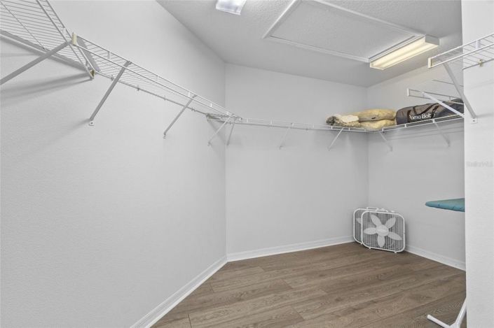 Image No.25-4 Bed House for sale