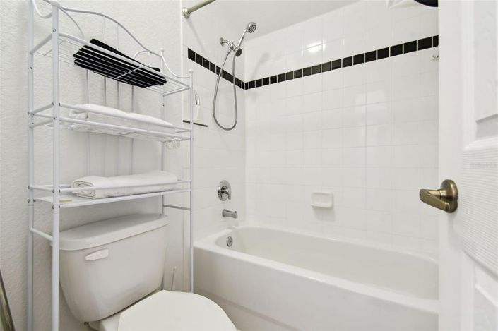 Image No.32-5 Bed House for sale