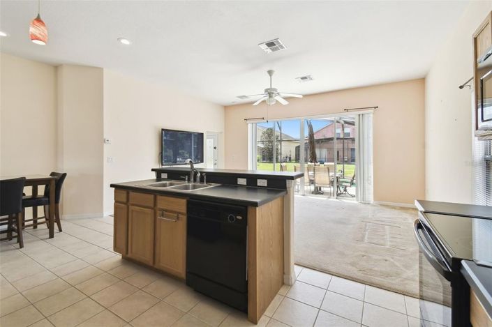 Image No.8-5 Bed House for sale