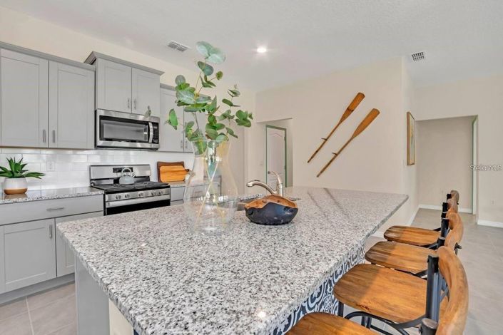 Image No.16-6 Bed House for sale