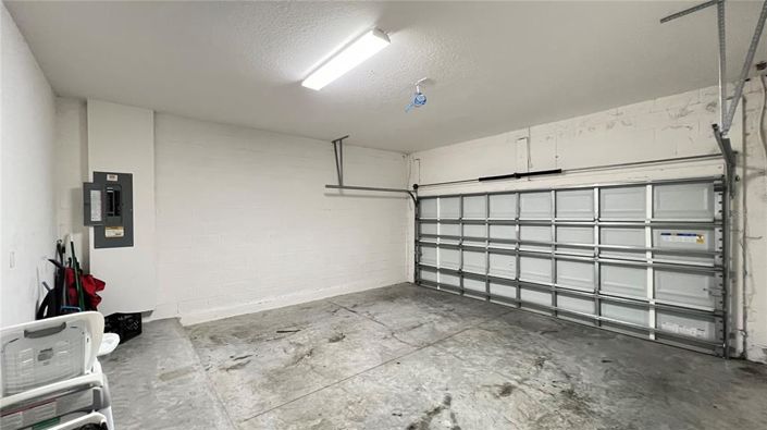 Image No.10-12 Bed House for sale