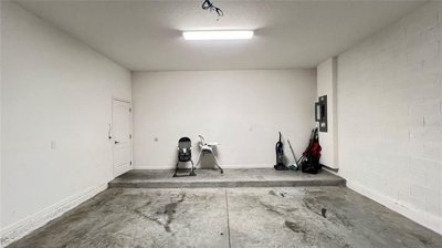 840619558