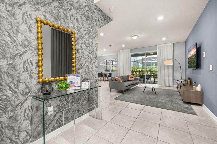 Image No.8-5 Bed House for sale