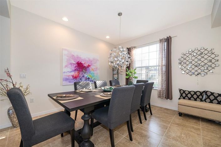 Image No.8-5 Bed House for sale