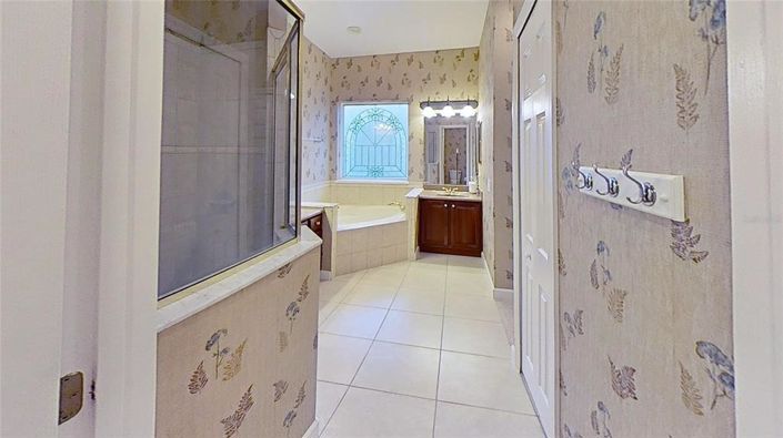 Image No.22-4 Bed House for sale