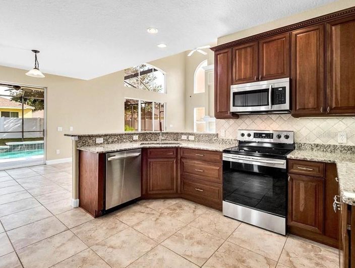 Image No.9-4 Bed House for sale