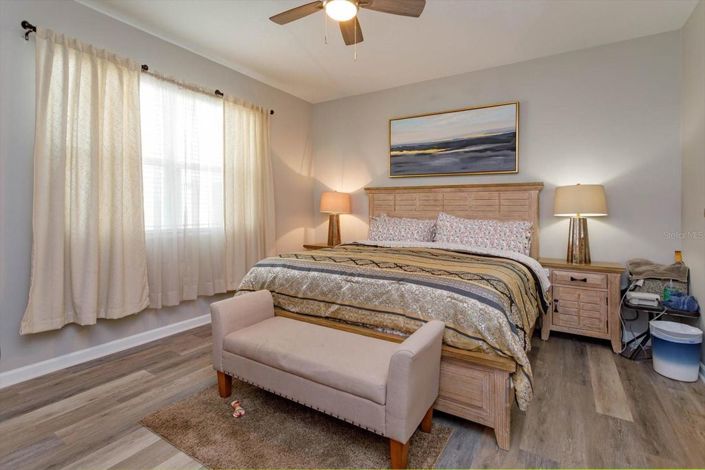 Image No.18-4 Bed House for sale