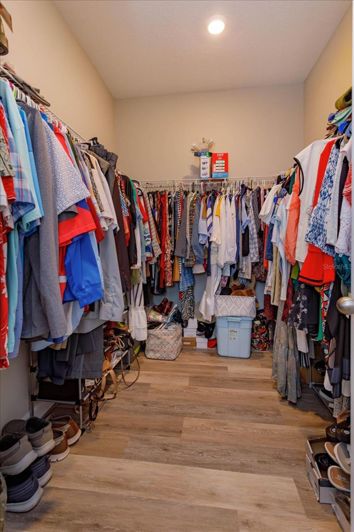 Image No.20-4 Bed House for sale