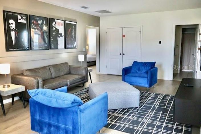 Image No.31-7 Bed House for sale