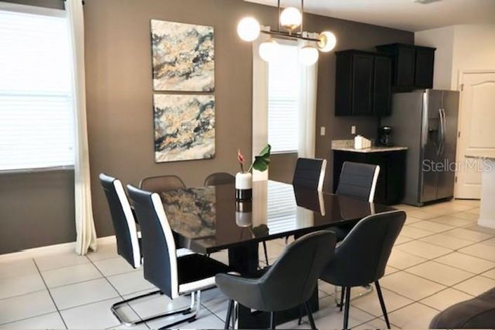 Image No.8-7 Bed House for sale