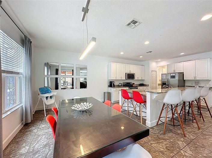 Image No.18-6 Bed House for sale