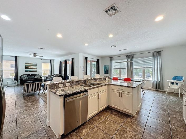 Image No.24-6 Bed House for sale