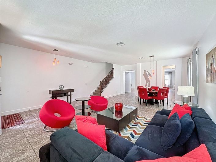 Image No.34-6 Bed House for sale