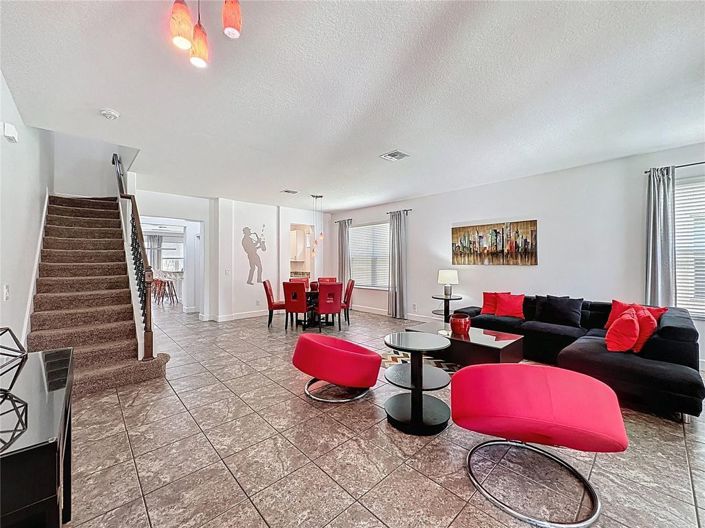 Image No.35-6 Bed House for sale