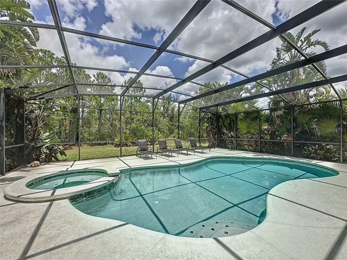 Image No.5-6 Bed House for sale