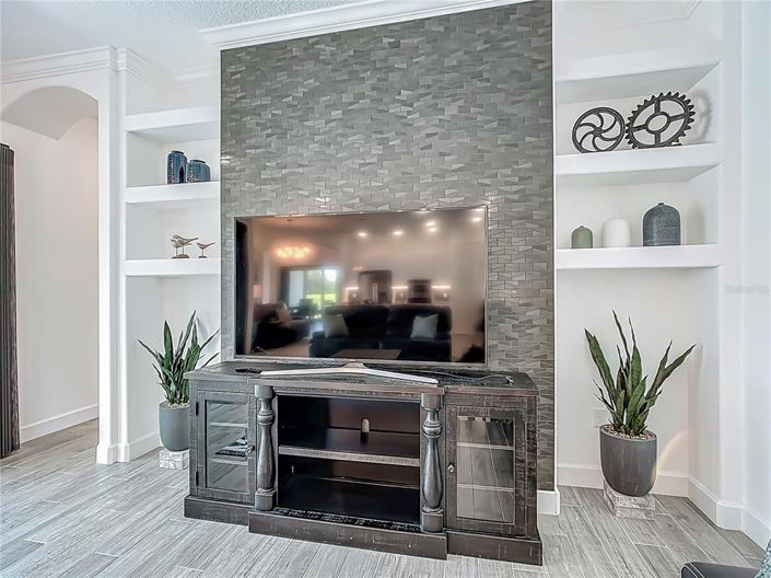 Image No.10-3 Bed House for sale