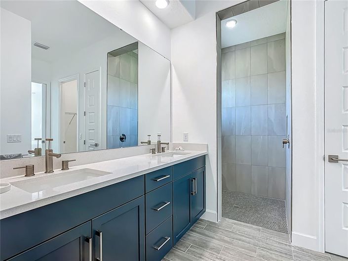 Image No.17-3 Bed House for sale