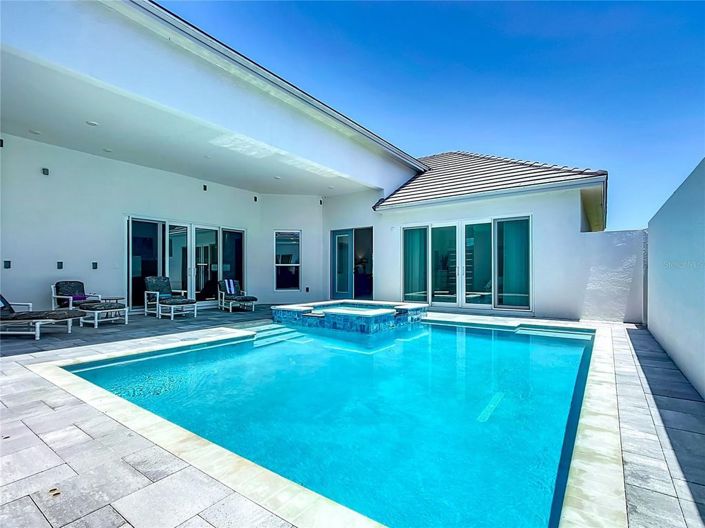 Image No.18-3 Bed House for sale