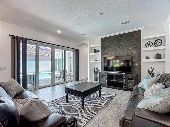 Image No.8-3 Bed House for sale