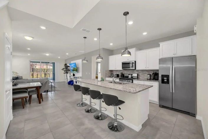 Image No.7-7 Bed House for sale