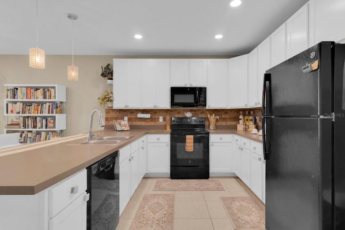 Image No.15-3 Bed Townhouse for sale