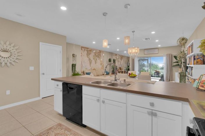 Image No.16-3 Bed Townhouse for sale