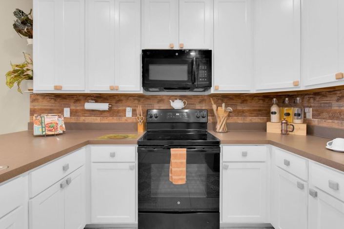 Image No.17-3 Bed Townhouse for sale