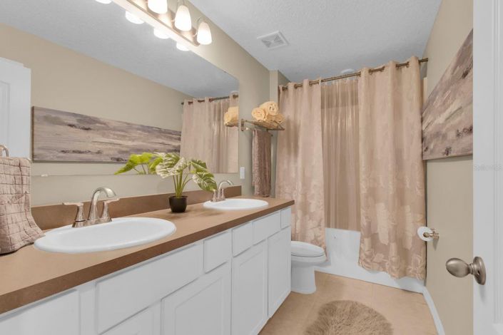 Image No.28-3 Bed Townhouse for sale