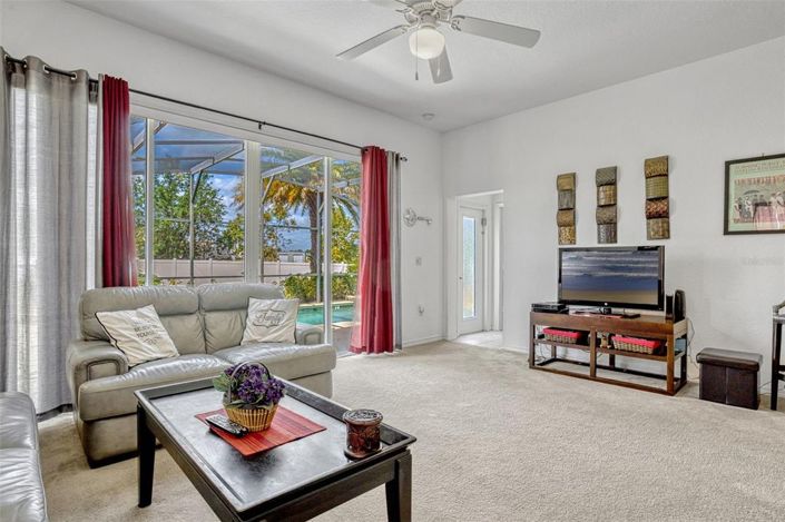 Image No.18-5 Bed House for sale