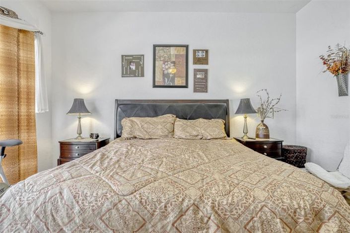 Image No.25-5 Bed House for sale