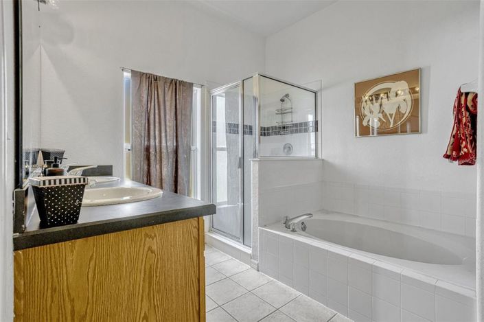 Image No.28-5 Bed House for sale