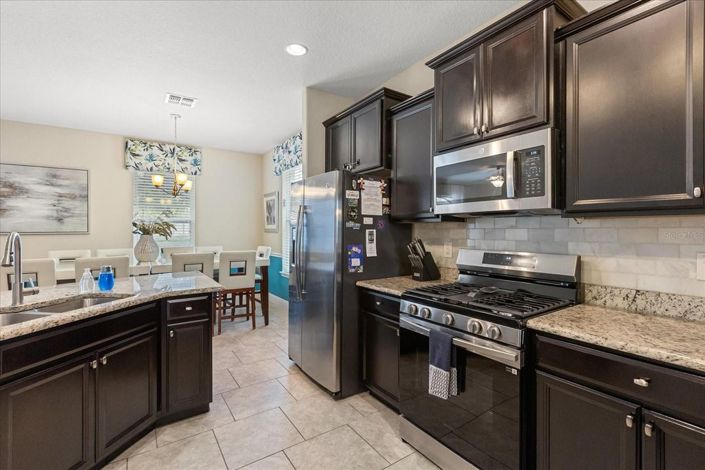 Image No.12-6 Bed House for sale