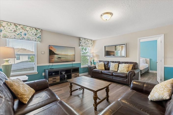 Image No.16-6 Bed House for sale