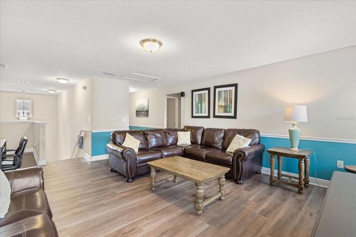 Image No.17-6 Bed House for sale