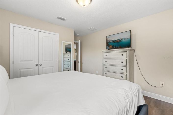 Image No.19-6 Bed House for sale