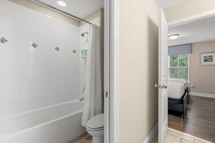 Image No.25-6 Bed House for sale