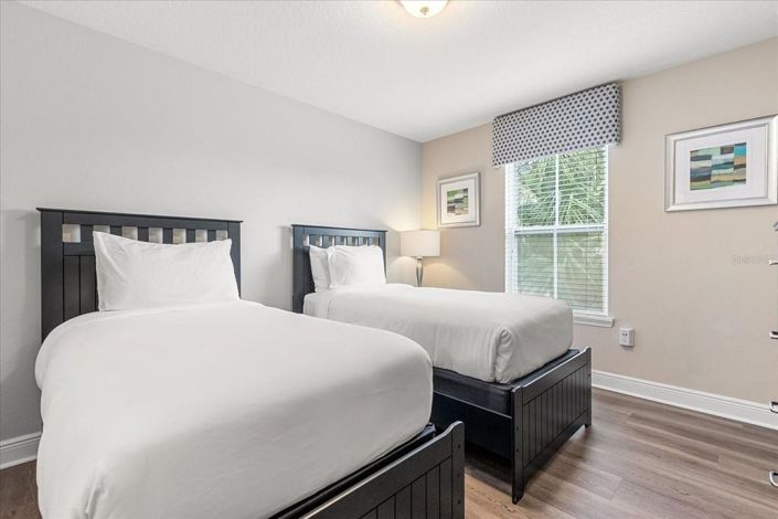 Image No.27-6 Bed House for sale