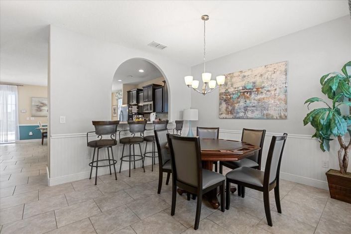 Image No.9-6 Bed House for sale