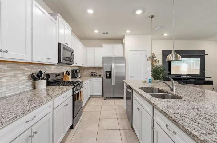 Image No.6-5 Bed Townhouse for sale